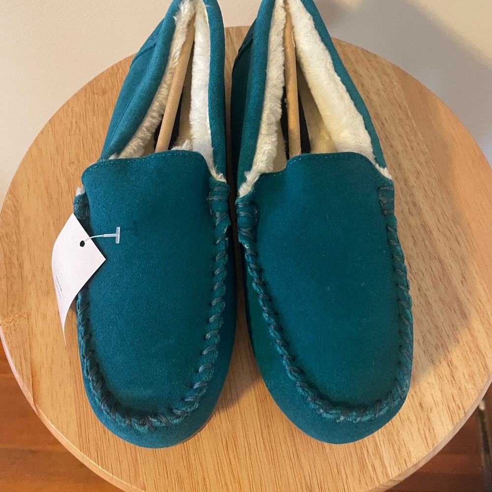 NWT - Lands’ End Suede Moccasin Slipper Dark Peacock Sz 7